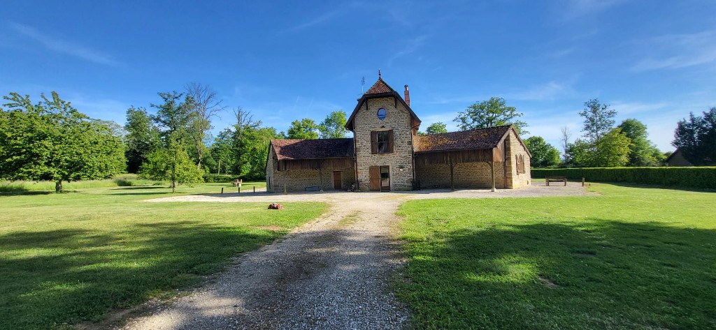 Maison du Parc, allée et jardin privatif